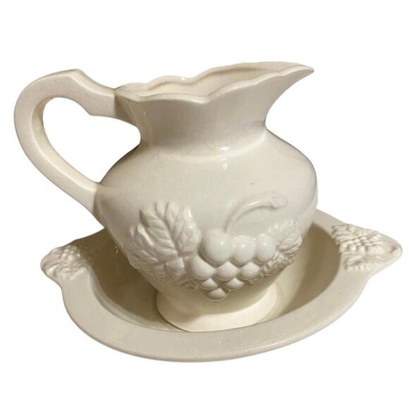 Vintage Small Lefton Grape Pattern Cream Ceramic Pitcher and Bowl Set - Picture 3 of 7